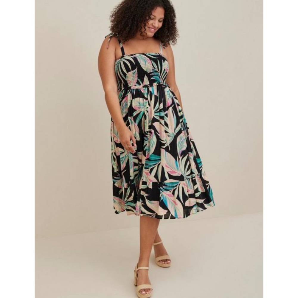Torrid Smocked Bodice with Shoulder Ties Dress size 4